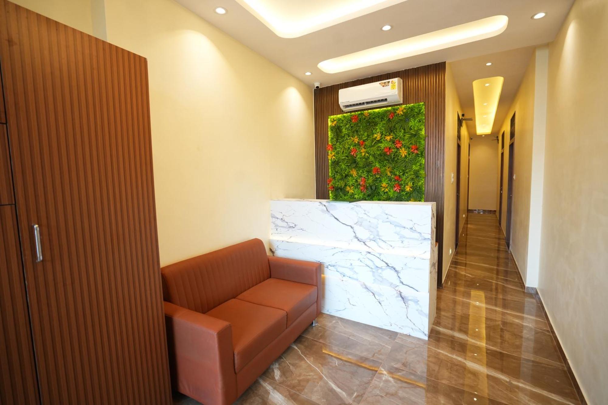 Hotel Boston Мумбаи Экстерьер фото