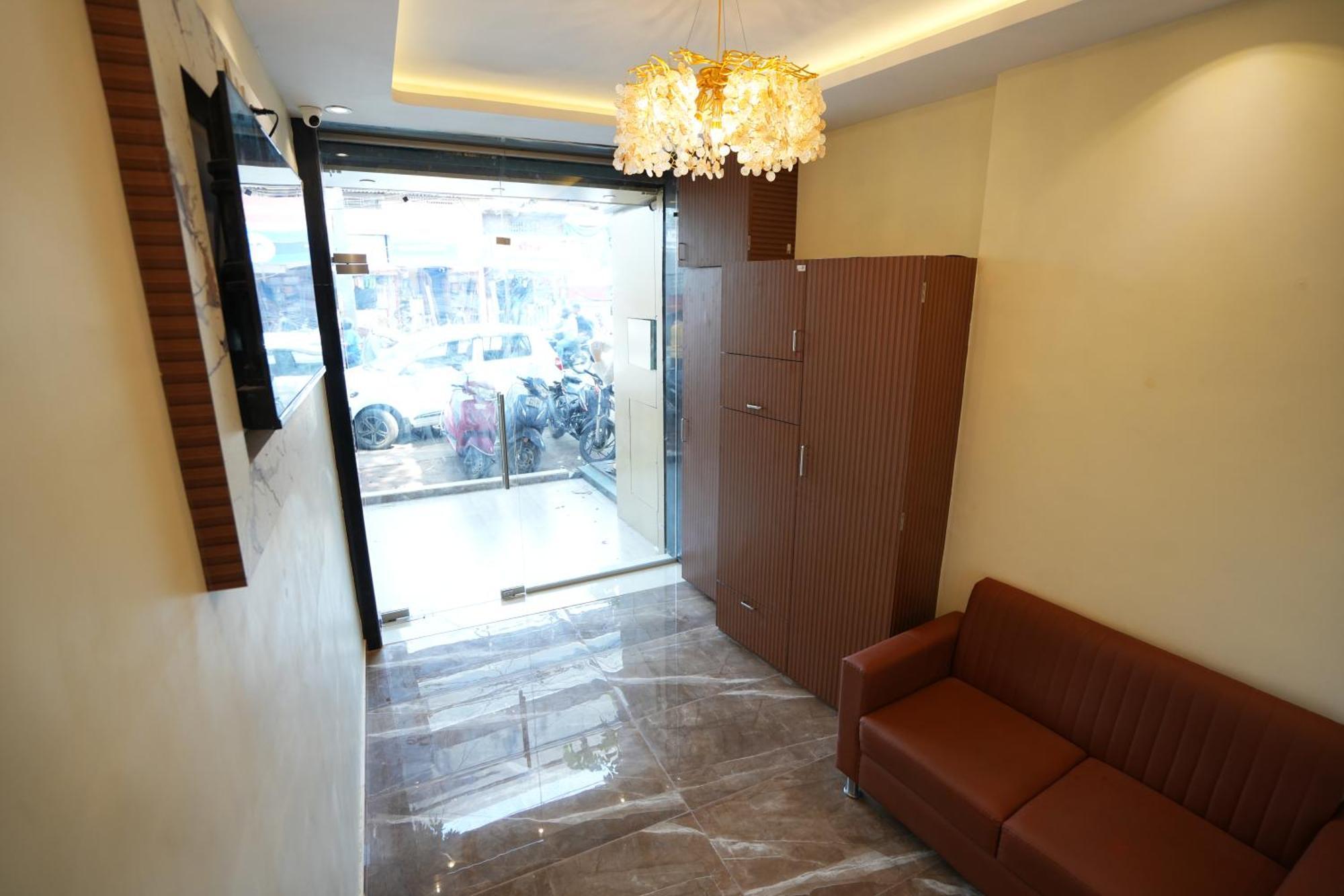 Hotel Boston Мумбаи Экстерьер фото