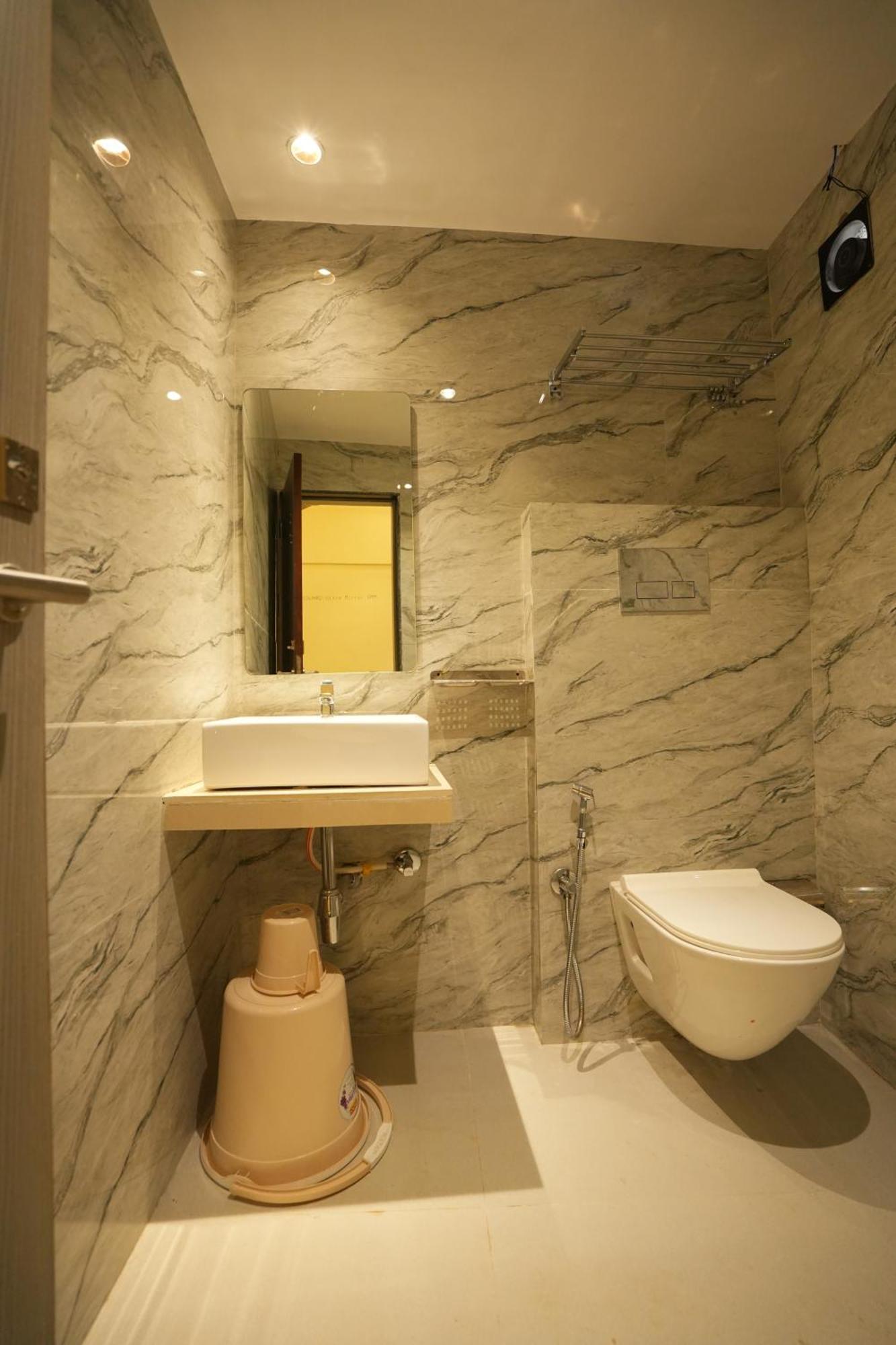 Hotel Boston Мумбаи Экстерьер фото