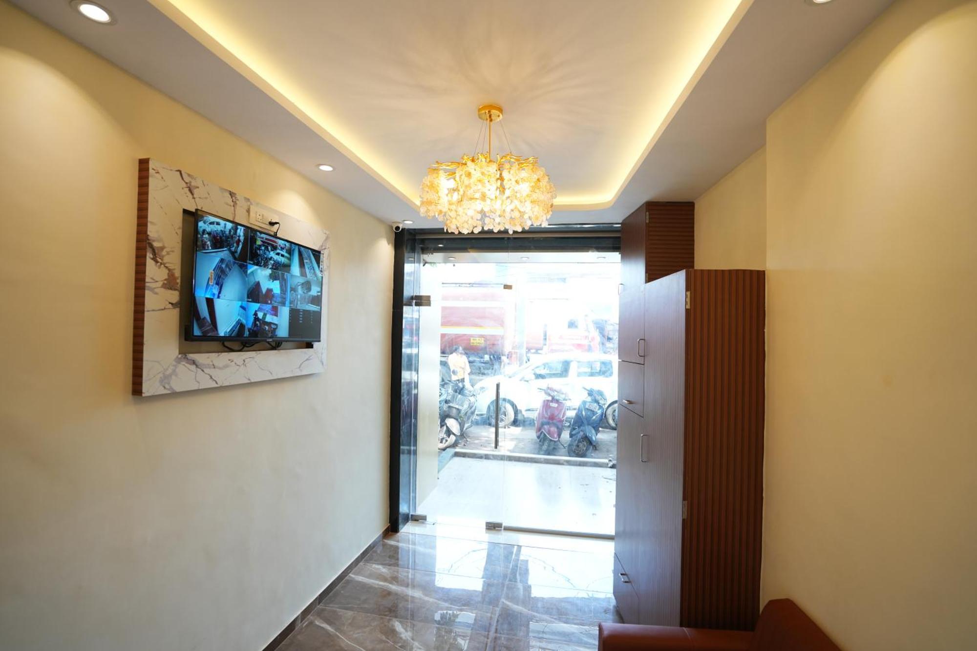 Hotel Boston Мумбаи Экстерьер фото