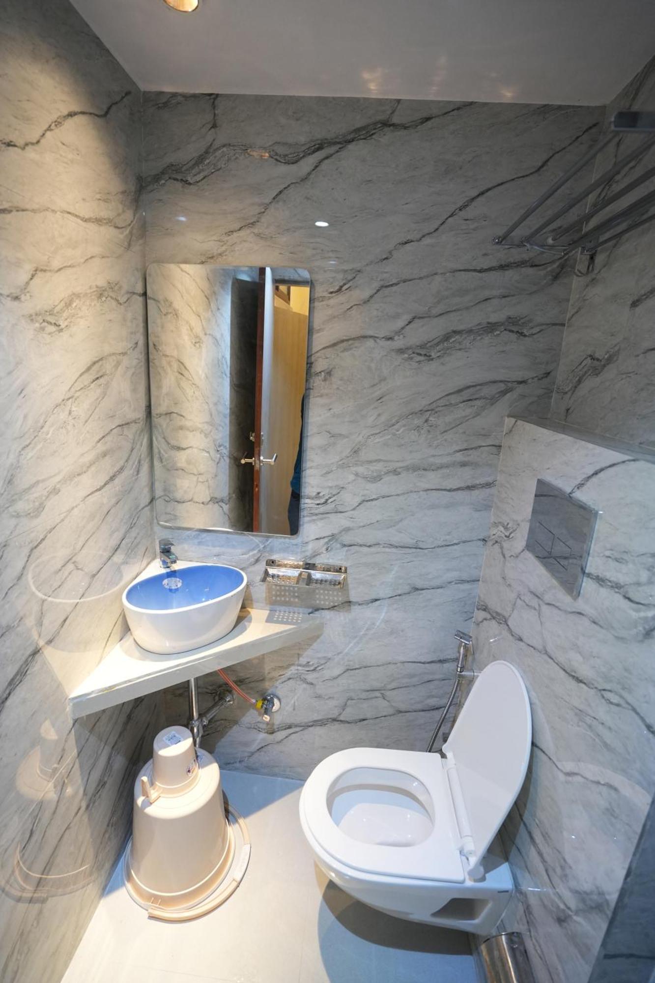 Hotel Boston Мумбаи Экстерьер фото